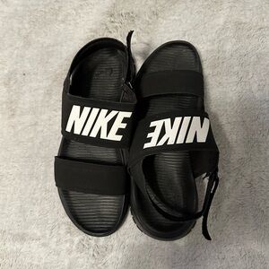 Nike women sandals